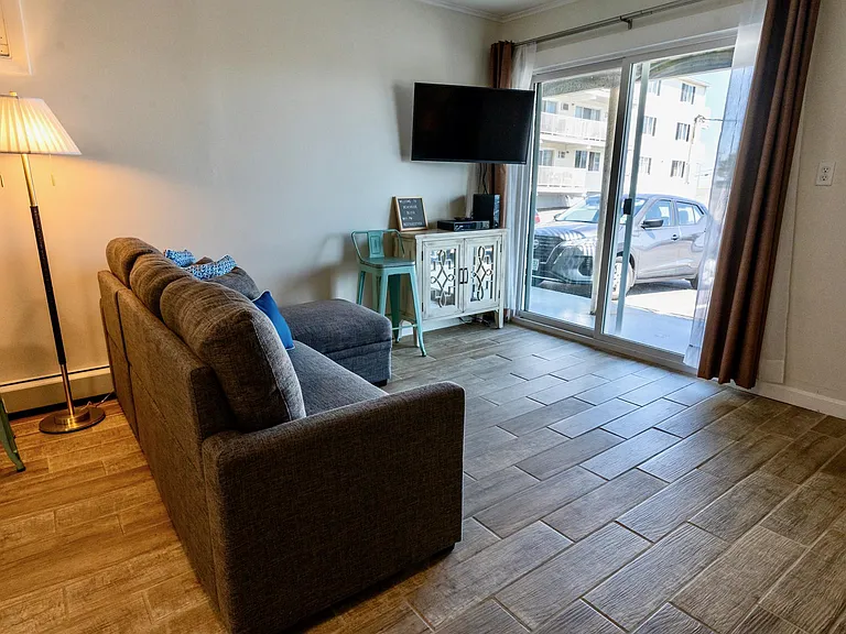 933 Ocean Blvd #9 — Photo 8