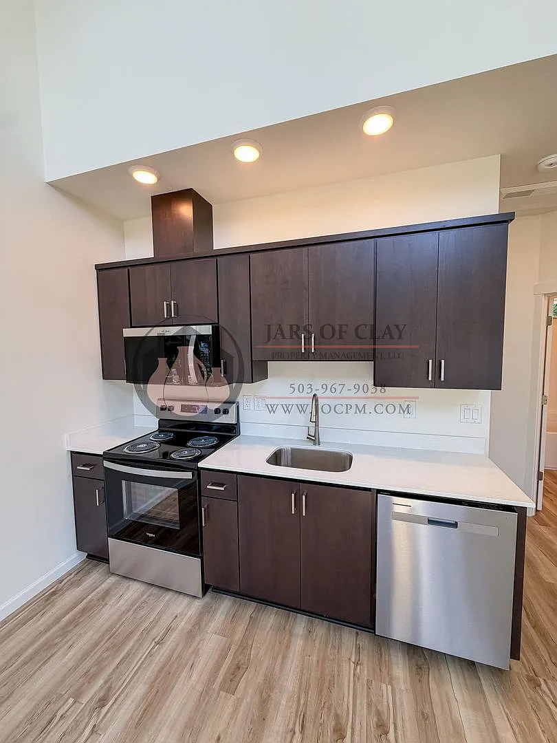 South Salem Cottage - New Construction - Move-in Ready! — Photo 3