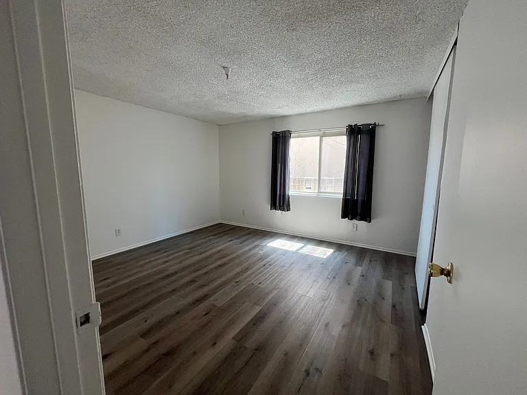 1016 Benito Ave — Photo 14
