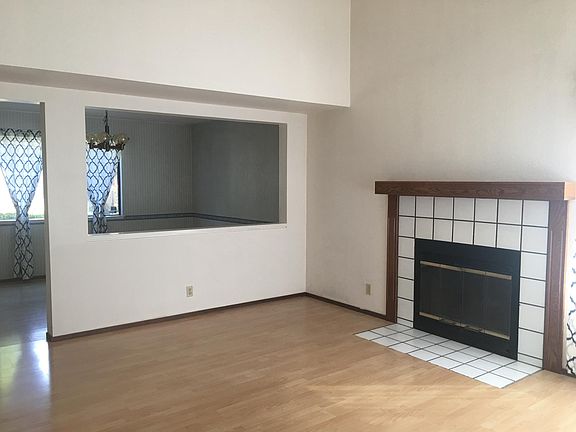 3rd image of 2311 Emerald Hills Cir