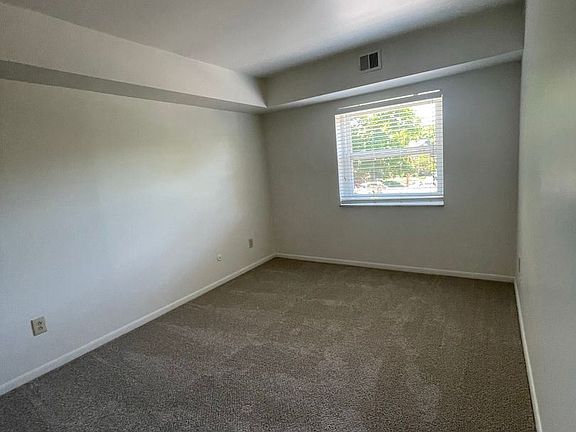5th image of 360 Maryland Ave APT 306