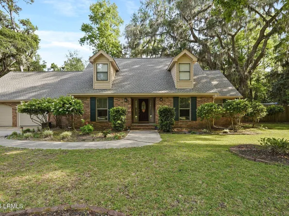 34 Chesterfield Lake Dr, Beaufort, SC 29906