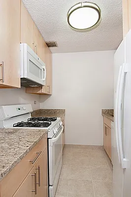 Sold by Nest Seekers International | media 3