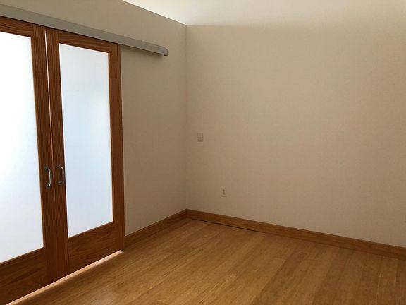 5th image of 900 Terminal Pl APT 267