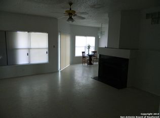 8450 Maple Ridge Dr, San Antonio, TX 78239