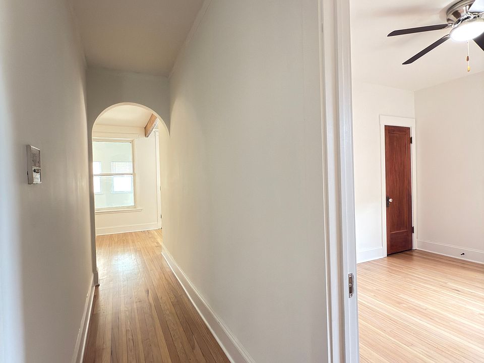 1st image of 720 W Waveland Ave APT 1E