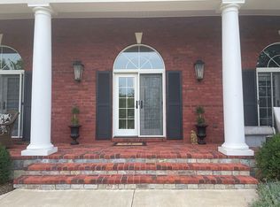 10 Heritage Knl, Summit Point, WV 25446