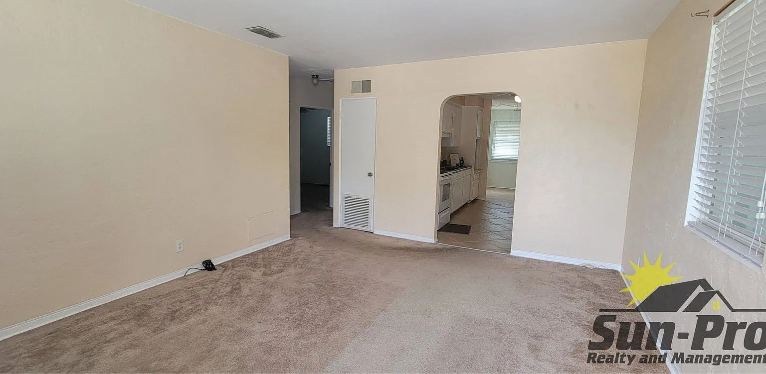 2 bed, 1.0 bath, 1000 sqft, $1,575 — Photo 2
