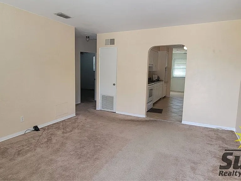 1532 Espanola Ave — Photo 2