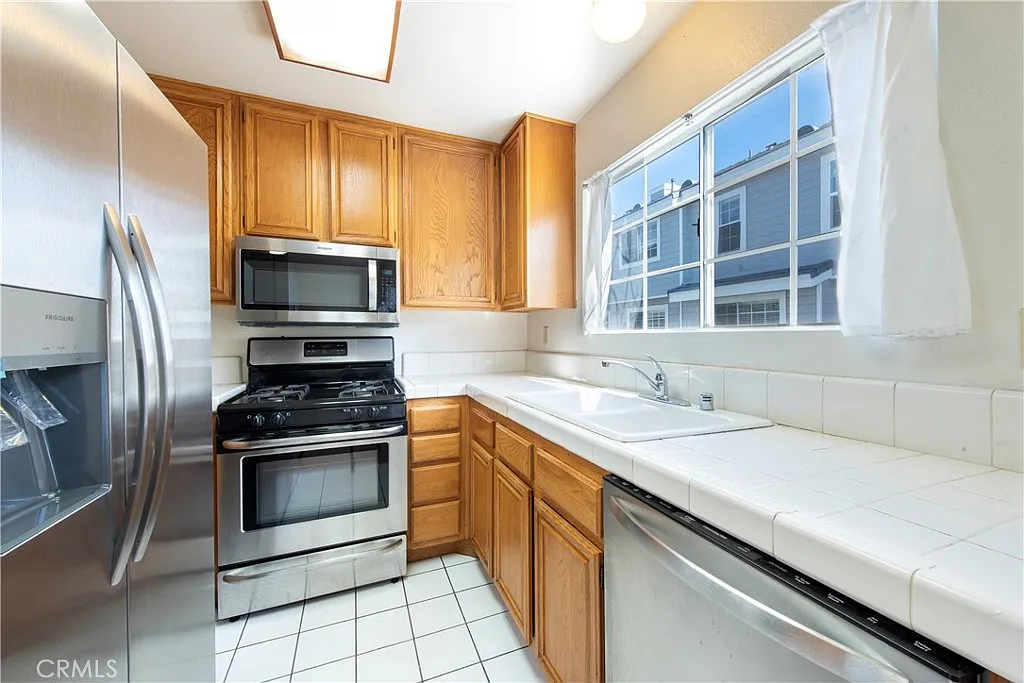2 bed, 1088 sqft, $3,600 — Photo 3