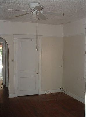 5th image of 216 Alonzo St