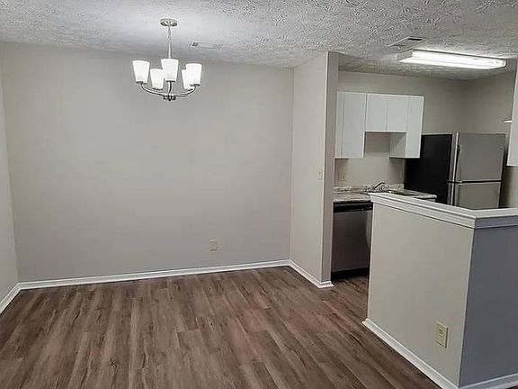3rd image of 426 N Burbank Dr #2