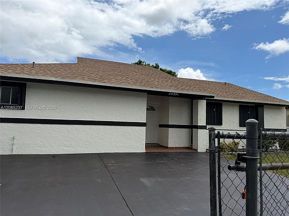 3rd image of 20591 SW 124th Ct