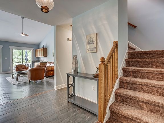3rd image of 159 Otter Cove Ln