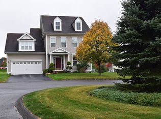 4 Colonial Ct, Middlebury, CT 06762