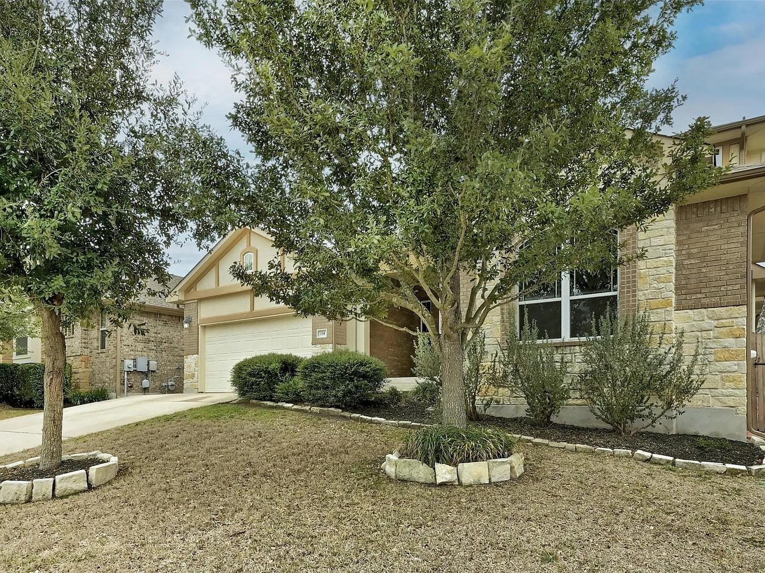 5 bed, 4.0 bath, 3224 sqft, $2,850 — Photo 4