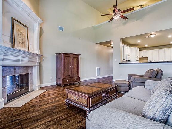 3rd image of 3004 Chippenham Dr