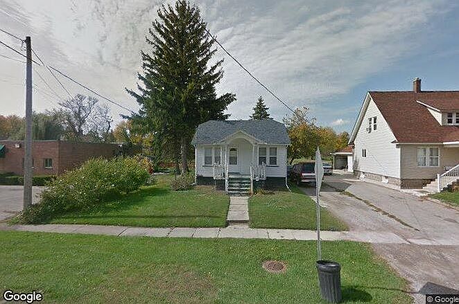 1st image of 3131 Elm St