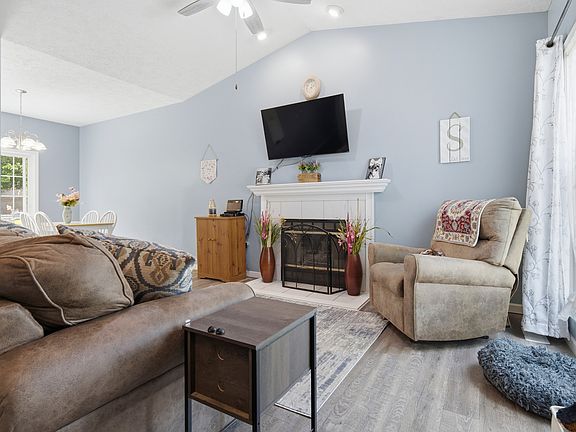 4th image of 1501 Donegal Dr