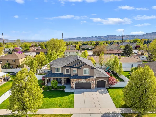 3257 W Stoker Cv, South Jordan, UT 84095