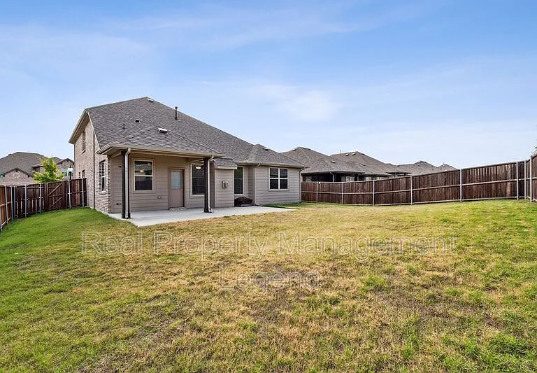 1833 Meadow Trail Ln — Photo 28