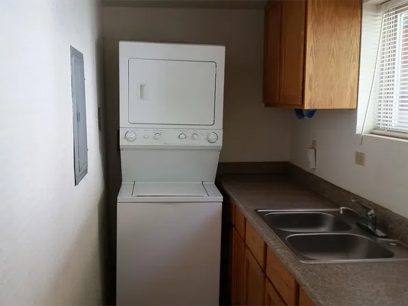 3213 Center St NE, Salem, OR 97301