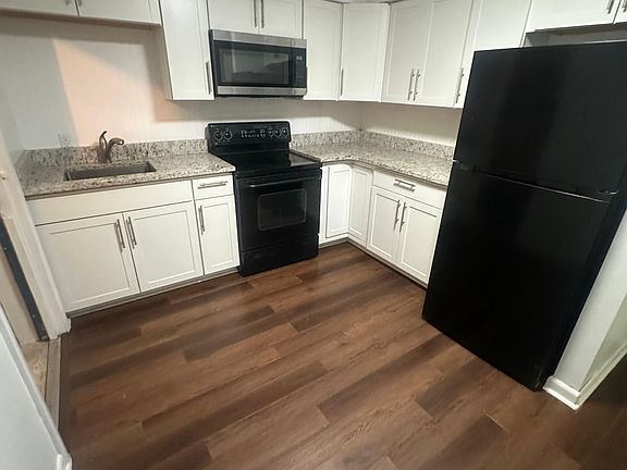 3rd image of 276 Polk Ave APT 3