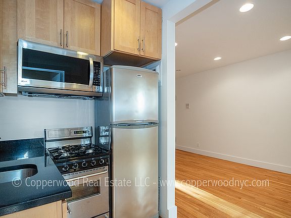 5th image of 444 E 81st St APT 21