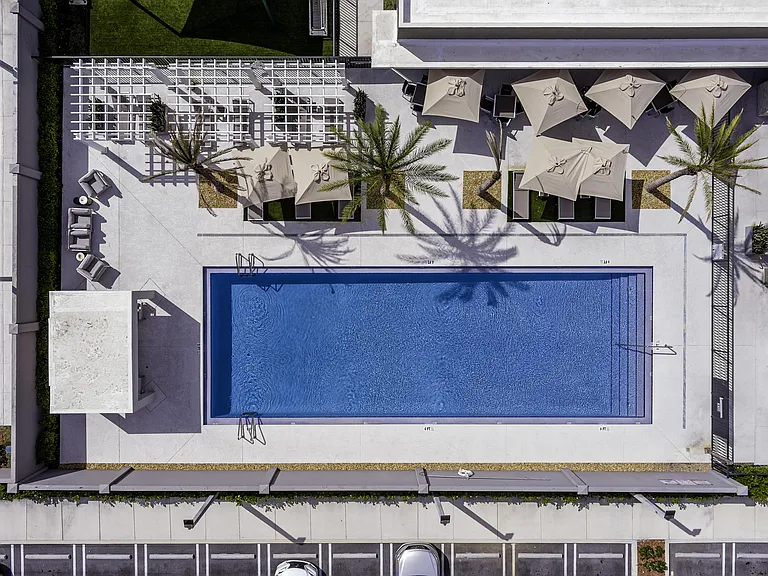 Resia Biscayne Drive — Photo 9