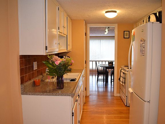 5th image of 10835 Lakehurst Ct