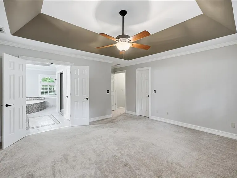5525 Hampstead Way — Photo 34