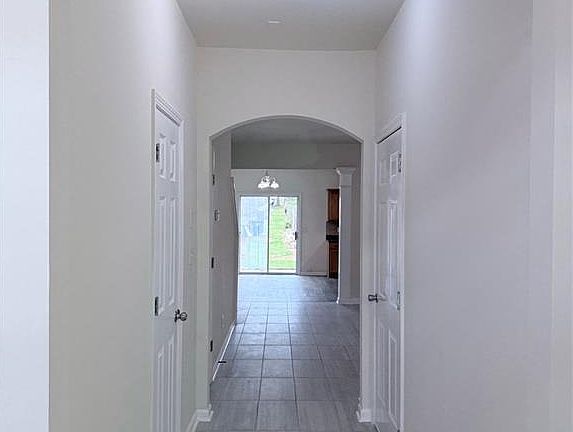 2nd image of 1935 Dilcrest Dr