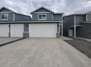 534 Bedrock Loop, West Richland, WA 99353