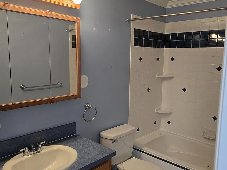 128 Swan Pkwy E — Photo 31