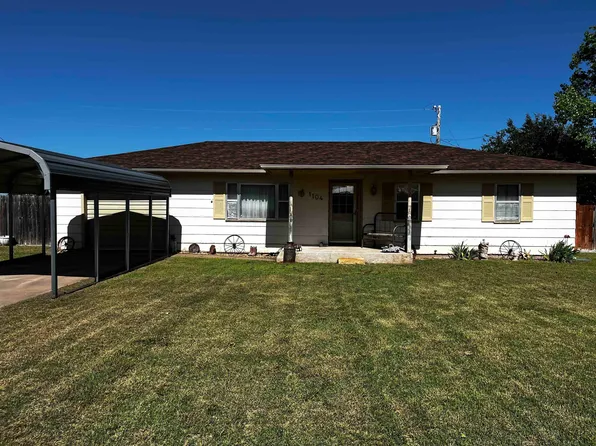 1104 Avenue B, Beaver, OK 73932