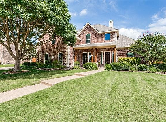 3rd image of 704 Bear Creek Dr