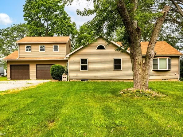 15350 Indian Hollow Rd, Grafton, OH 44044