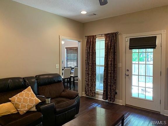 2nd image of 4838 Easton Pl
