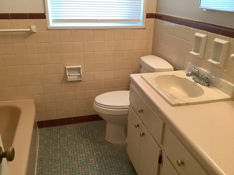 1532 Cresthill Rd — Photo 7