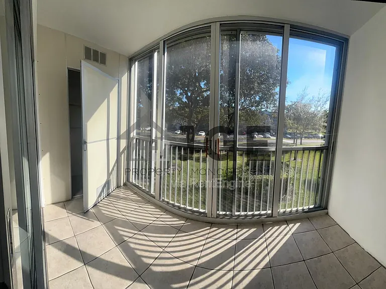 12600 Sw Ct #5-208L — Photo 16