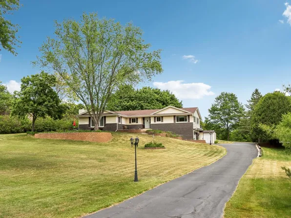 804 Lochtyn RIDGE, Wales, WI 53183