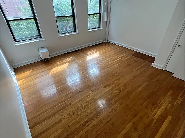 318 S 15th St #3F — Photo 11
