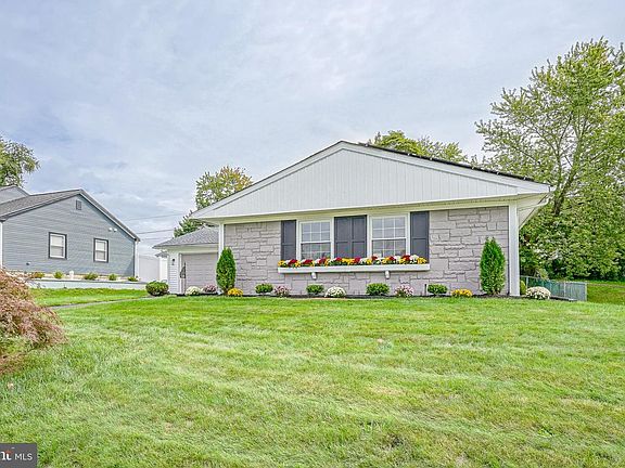 2nd image of 139 Edge Ln