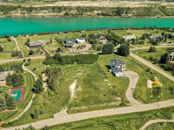 71 Emerald Bay Dr, Rocky View County, AB T3Z 1E3