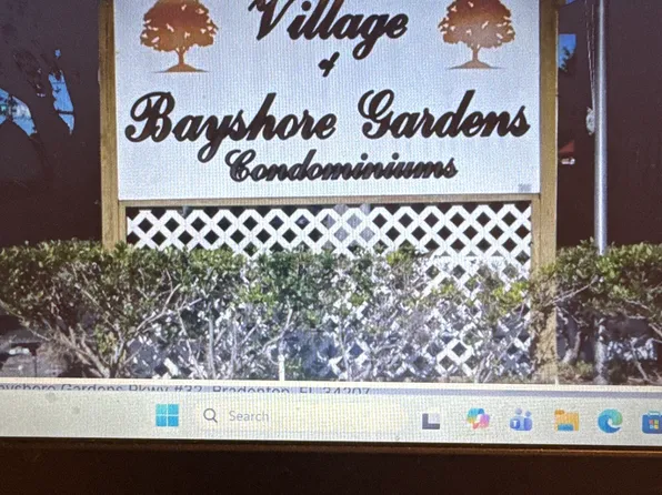 2531 Bayshore Gardens Pkwy APT 32, Bradenton, FL 34207