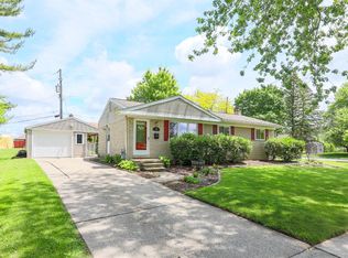 189 Tower Dr, Saline, MI 48176