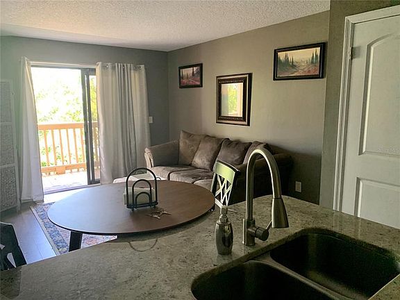 3rd image of 1401 S Palmetto Ave APT 409