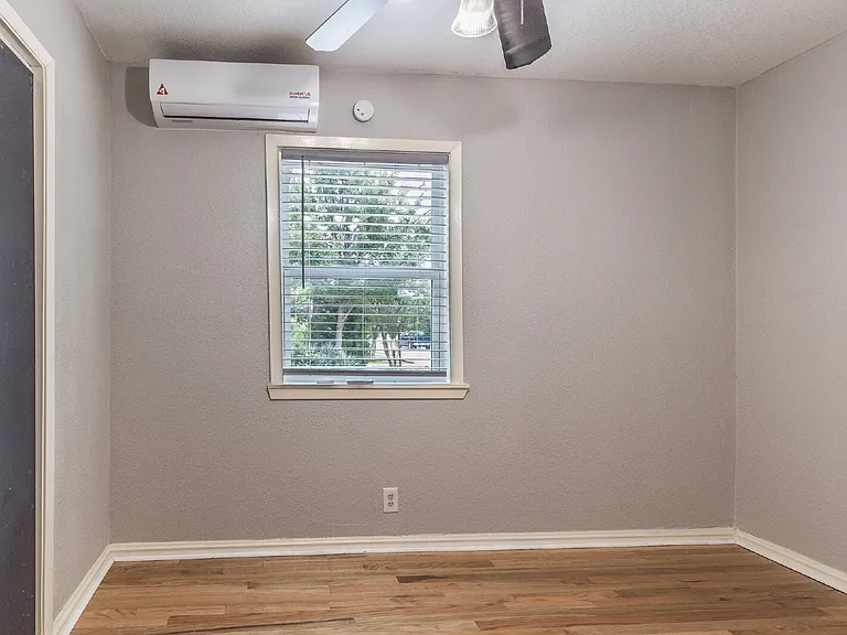 723 E Euclid Ave — Photo 27