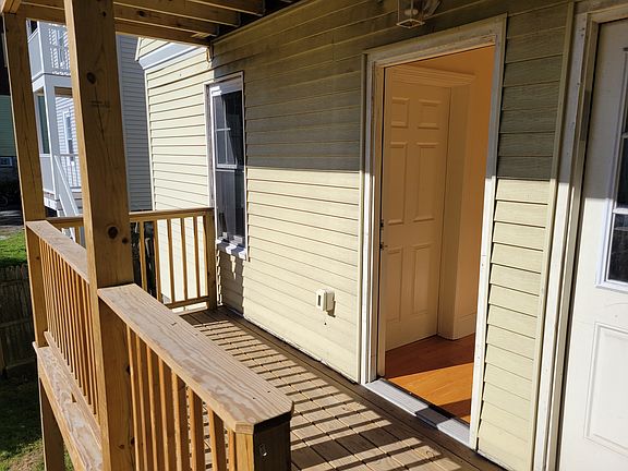 4th image of 74 Brooks St #0