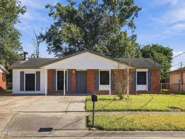 25 Daffodil Ln, Westwego, LA 70094